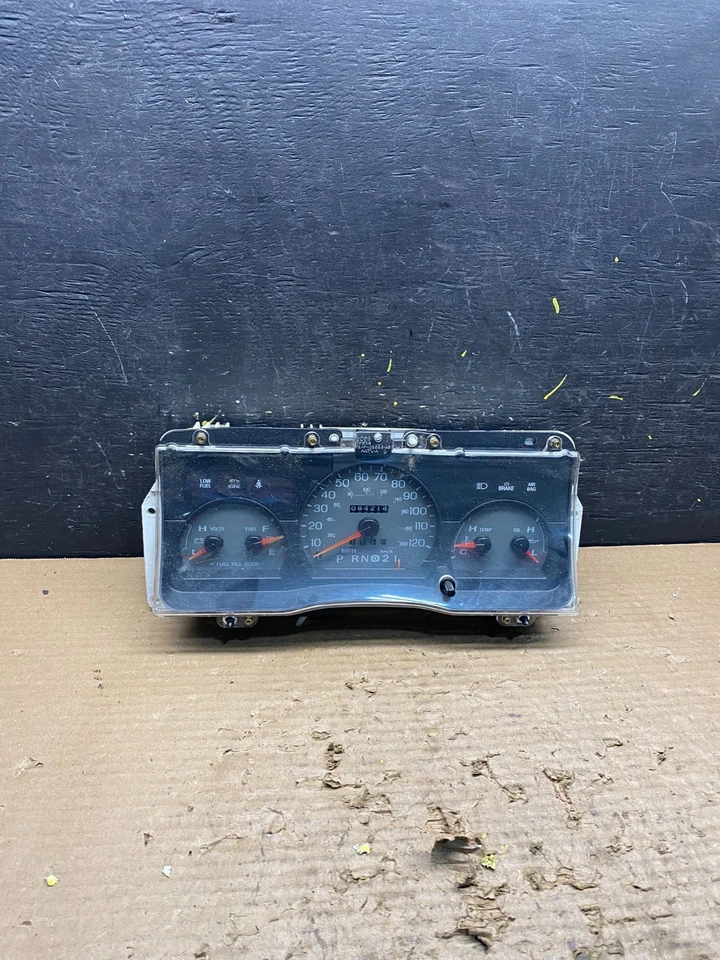 Cuadro de instrumentos velocímetro Mercury Grand Marquis 2003 a 2005 t4851 DG Foto 1 de 4