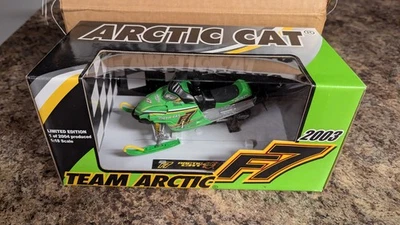 2003 Arctic Cat Team F7 1:18 Diecast Toy Model Snowmobile Green New Limited Race - Image 1 of 4