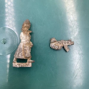 Warhammer 40K Guardia Imperial Acero Legión Comisario Falta brazo/espada metal Fuera de Stock - Imagen 1 de 6