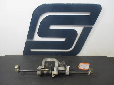 Infiniti J30 1995 - VG30DE - Cuerpo del acelerador central extensión eje acoplamiento Foto 1 de 4