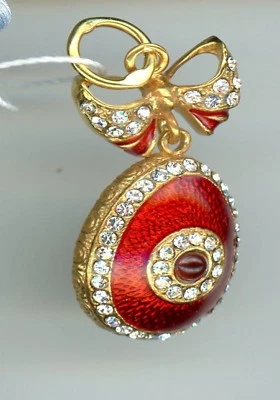 Russe Faux Argent Oeuf Pendentif, Rouge Avec Circulaire Pierres & Ruby-Like - Photo 1/2