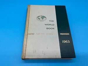 1963 The World Book Events of 1962 Year Book Annual Green White W Gold Embossing - Bild 1 von 7