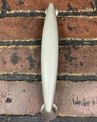 Tirador de puerta cajón color níquel plata grande 7,5 pulgadas centro a centro Foto 1 de 4