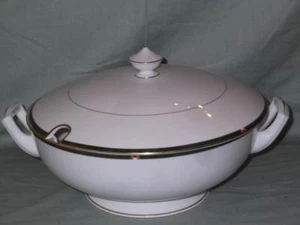 Royal Worcester Carina (grün) Suppenterrine mit Deckel - Bild 1 von 2