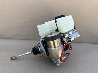 2003-2004 Lexus GX470 Toyota 4Runner ABS Brake Master Cylinder Unit 47025-60081 - Image 1 of 4