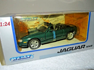 JAGUAR XK8 BRITISH RACING GREEN  1:18 WELLY OPENING DOORS & HOOD - Image 1 of 4