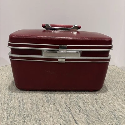 Vtg 15x10x8 Samsonite Burgundy Cosmetic Train Case With Tray No Key  - Image 1 of 4