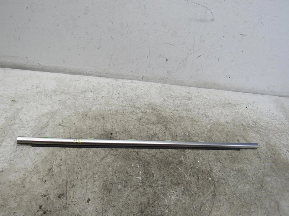 2011 2016 Hyundai Equus right passenger front Door window belt trim molding OEM - Изображение 1 из 4