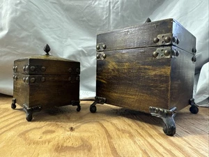 Holz Deckel Fuß Wohndeko - Schmuck 2 Schachteln Set - Filz Interieur Messing Akzente - Bild 1 von 5