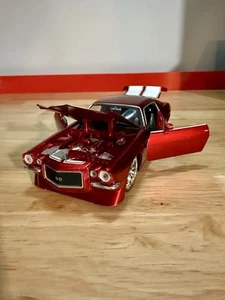 JADA Toys 1/24 1969 Chevy Camaro SS Bigtime Muscle Red White Stripe - Picture 1 of 6