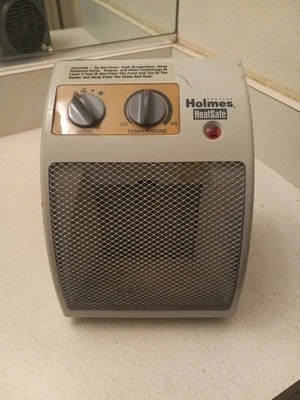 Holmes HS-400  Powerful 1500 Watt Compact 8” Space Heater WORKS *TESTED* - Image 1 of 4