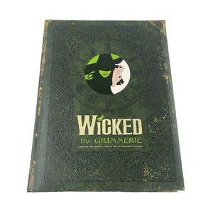 Wicked : The Grimmerie First Edition 2005 Behind The Scenes Look. Free Shipping! - Imagen 1 de 17