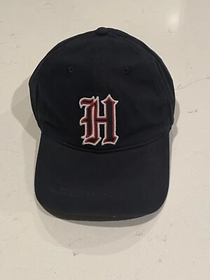 Chapéu de beisebol masculino Hollister preto algodão logotipo ajustável em tamanho único. - Imagem 1 de 4
