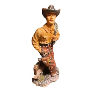 "Figura de vaquero occidental sentada en cerca escultura de resina estatua detallada 5 1/2""" - Imagen 1 de 14