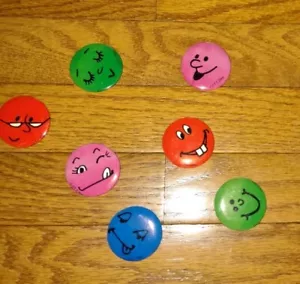 Adorable Smiley Face Pinback Buttons - Set of 7 Different Designs - 1989 - Picture 1 of 2