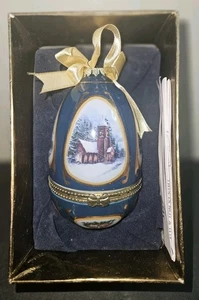 DE COLECCIÓN Mr. Adorno de Navidad HUEVO MUSICAL Lejos en Pesebre VALERIE PARR HILL IGLESIA - Imagen 1 de 6