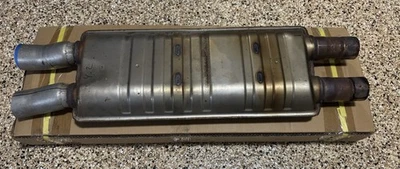 Оригинальный резонаторный глушитель выхлопной системы для Ford Mustang 2018-2023 годов выпуска — в отличном состоянии. СОСТОЯНИЕ ТОВАРА - Изображение 1 из 3