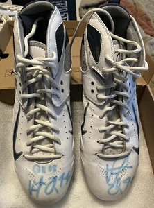 Vonta Leach Signed Game Used Houston Texans Cleats ‘08 - Picture 1 of 4