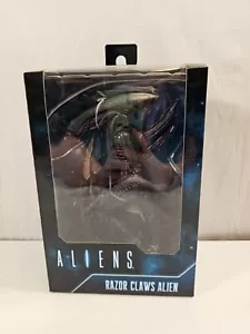 NECA RAZOR CLAWS ALIEN xenomorph ALIENS VS PREDATOR (Movie Deco) - NEW - Picture 1 of 5