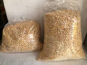 Cracked Corn - Locally Grown! Chickens, Wild Birds, Ducks, Fish, Livestock, Deer - Picture 1 of 4
