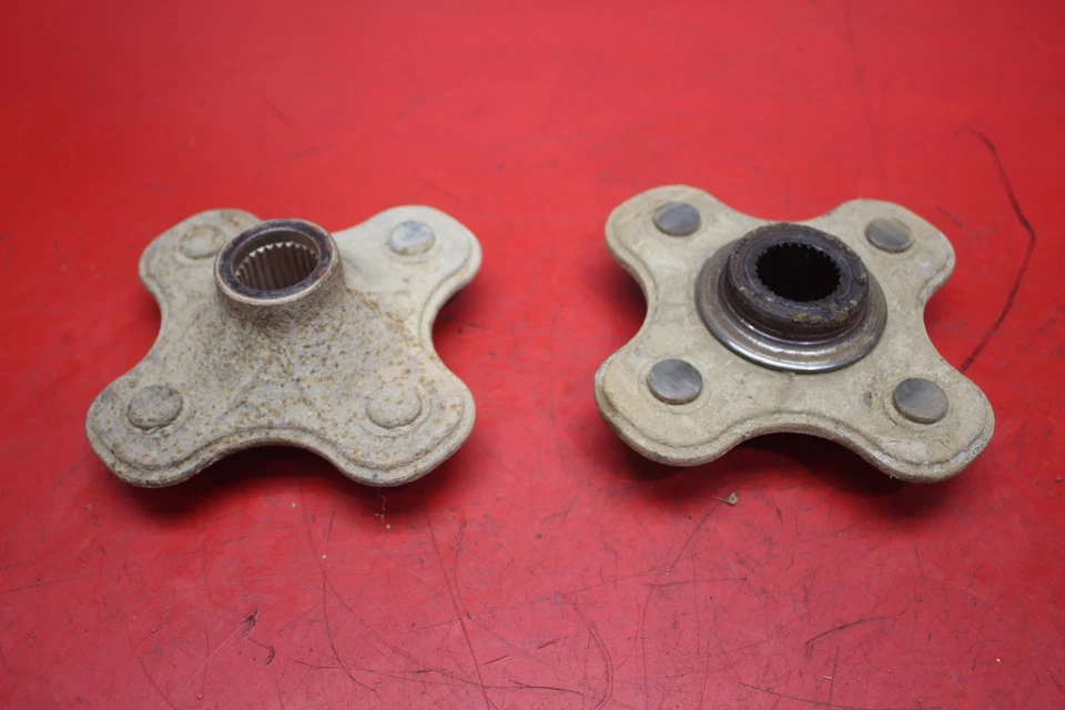 Yamaha Big Bear 400 2003 rueda trasera buje derecho e izquierdo Foto 1 de 4