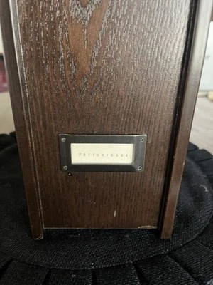 Porta archivos para revistas de madera Pottery Barn Foto 1 de 4