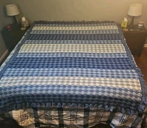 Handgehäkelte Muschel & Spitze Stich Rand Decke groß Ove 5'×7' blau weiß - Bild 1 von 7