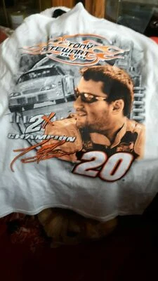 TONY STEWART FAN CLUB graphic TSHIRT, SIZE LARGE A454 - Image 1 of 3