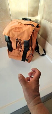 Mochila Invicta Naranja USADA ¡¡Buena importada directamente de Milán Italia!!! Foto 1 de 4