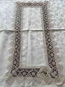 Pristine Vintage Crochet & Damask Rectangle Tablecloth * 60 x 40 - Picture 1 of 6