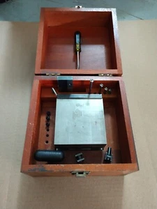 Hermann Schmidt 4" x 4" Magnetic Sine Plate with wooden case  & acc - Picture 1 of 14