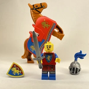 LEGO Castle - Lion Knight Minifigure w/Horse & Barding - Picture 1 of 4