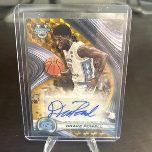 DRAKE POWELL 2024-25 BOWMAN'S BEST UNIVERSITY ORO GEOMETRICO AUTO /50 Q0902 - Foto 1 di 2