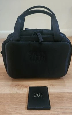 Bolsa de Cosméticos Saks Fifth Avenue NUEVA sin etiquetas 3 secciones bolsillos especiales, espejo Foto 1 de 4