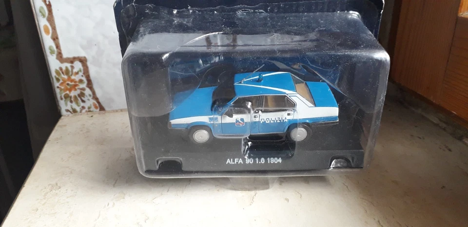Modellino Auto Polizia De Agostini scala 1:43 ALFA 90 1.8 1984 - Immagine 1 di 1