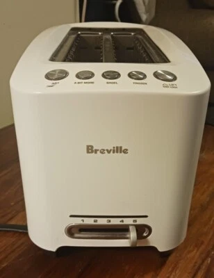 ¹¹ Breville Lift & Look Touch 4 Slice Toaster BTA630XL White Bagel - Image 1 of 4