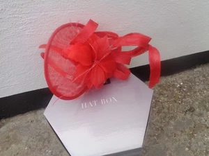 Ben de lisi one size red fascinator NEW WITH TAG AND BOX - Picture 1 of 5