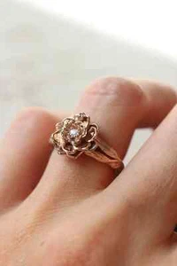 Fede Nuziale Doppia Fascia Solitario Moissanite Taglio Tondo Design Forma Fiore Rosa - Foto 1 di 9