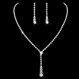 Schillerndes Silber Kristall Hochzeit Braut Brautjungfer Minimalistisch Modeschmuck Set - Bild 1 von 6
