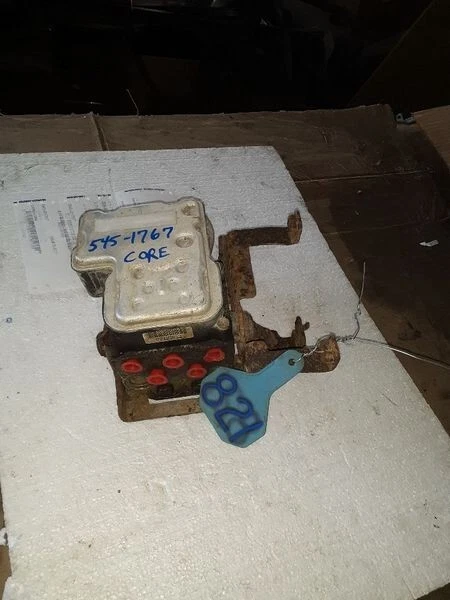 2003-2004 Chevrolet Silverado 1500 ABS bomba atuadora de freio antibloqueio  - Imagem 1 de 2