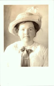 Postal con foto real de Jeanette Gusick RPPC - Imagen 1 de 2