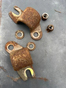 79-83 Datsun 280zx Front Sway Bar Stabilizer Anti Roll Bar mounts - Picture 1 of 1