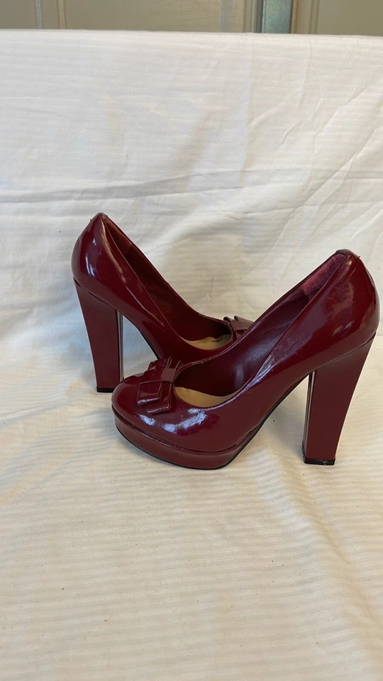 Pour La Victoire Pumps Shoes Red Patent Leather Size 8 - Image 1 of 4