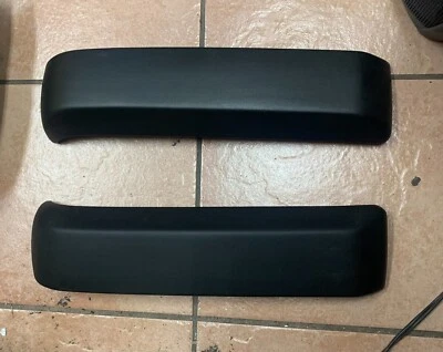 Protectores de tira de impacto para parachoques trasero derecho e izquierdo originales Porsche 924 '77-'82 NOS Foto 1 de 4