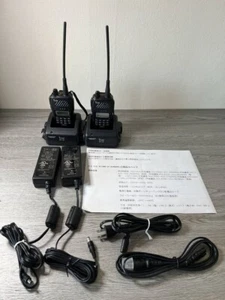 iCOM IC-D400S Specyfikowany nadajnik-odbiornik i ładowarki małej mocy BC-161 2 zestawy - Zdjęcie 1 z 9