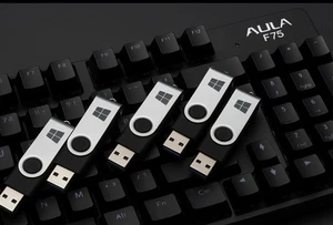 💻 Windows 11 USB Installer with Genuine Activation Key 🔑 - Picture 1 of 3