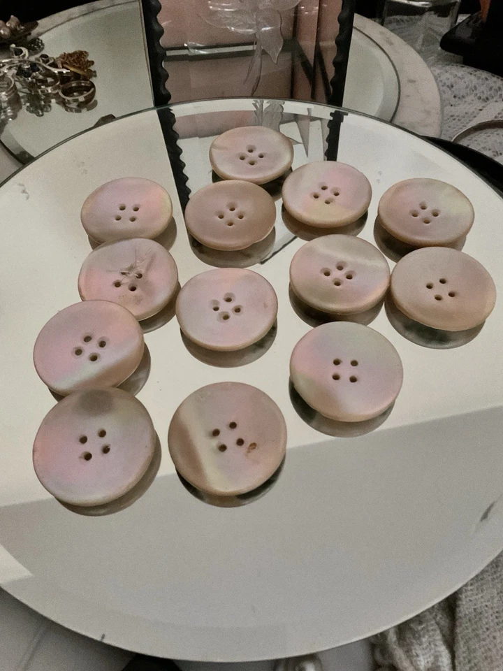 13 件珍珠母纽扣复古 1 个约 4 个孔,所有不同但相当多 — 第 1/4 张图片