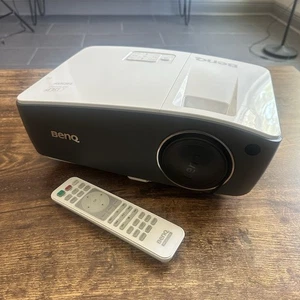 BenQ HD 1080p Projector (TH670) - 3D Home Theater Projector - Picture 1 of 9