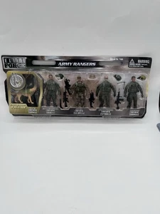 Elite Force 1:18 scala 1/18 Army Rangers confezione da 4 K-9 set NUOVO - Foto 1 di 12