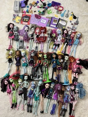 Moster High Muñeca Lote De 37 Muñecas Y Accesorios Raras Gran Colección Foto 1 de 4